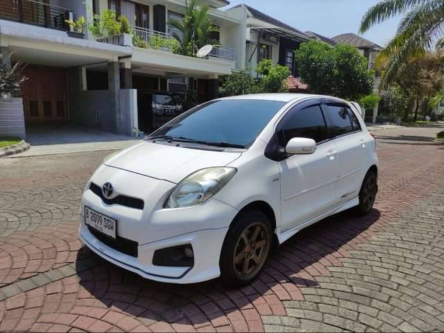 2013 Toyota Yaris 2013 Toyota Yaris