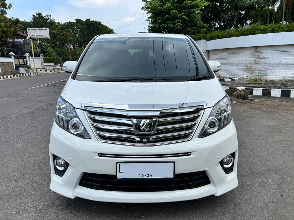 2013 Toyota Alphard 2013 Toyota Alphard