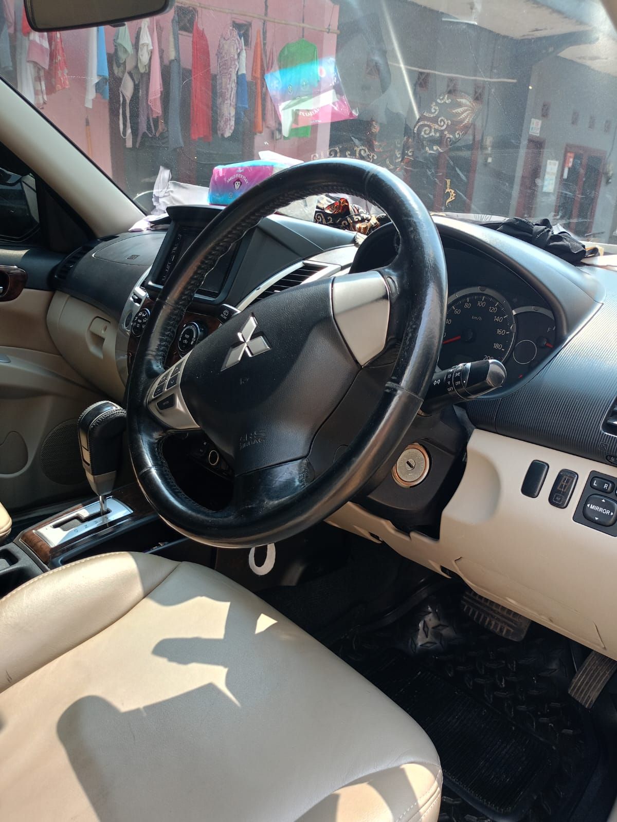 2011 Mitsubishi Pajero Sport 2011 Mitsubishi Pajero Sport