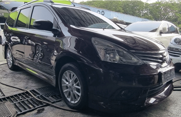 Second Hand 2013 Nissan Grand Livina Second Hand 2013 Nissan Grand Livina