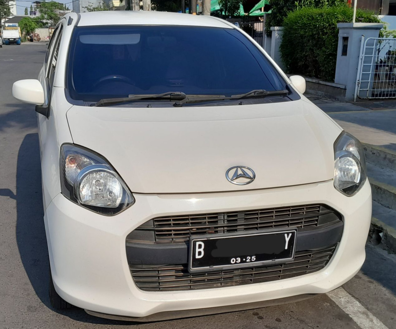 Second Hand 2015 Daihatsu Ayla Second Hand 2015 Daihatsu Ayla