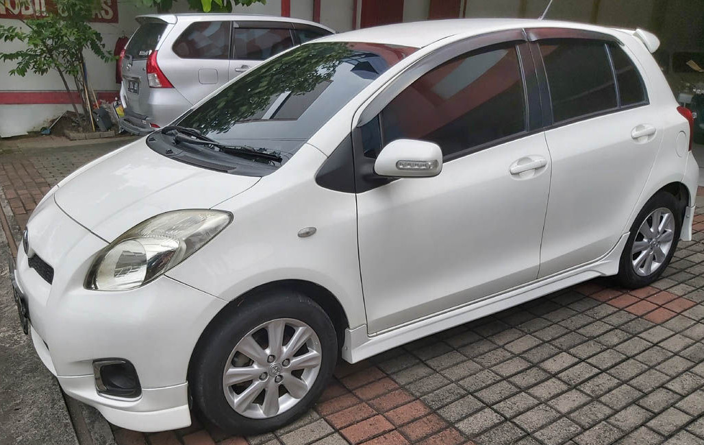 2012 Toyota Yaris 2012 Toyota Yaris