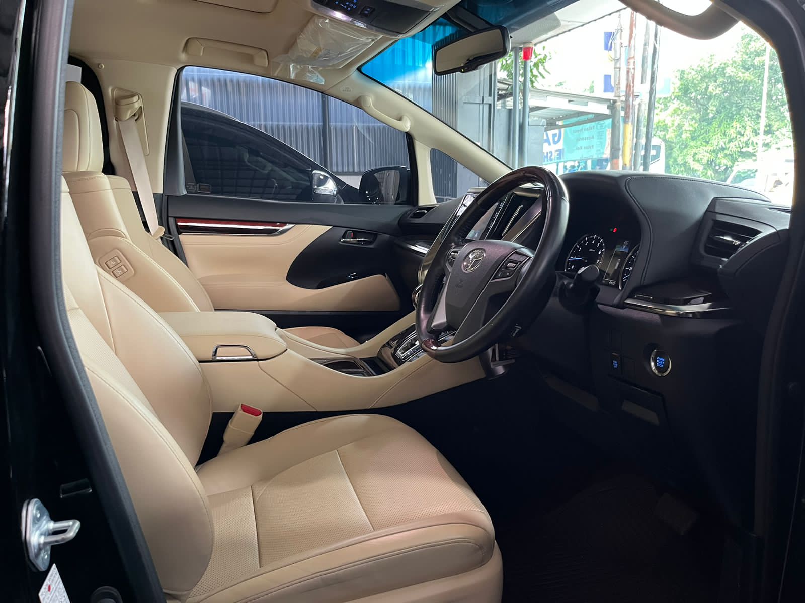 2015 Toyota Alphard 2015 Toyota Alphard