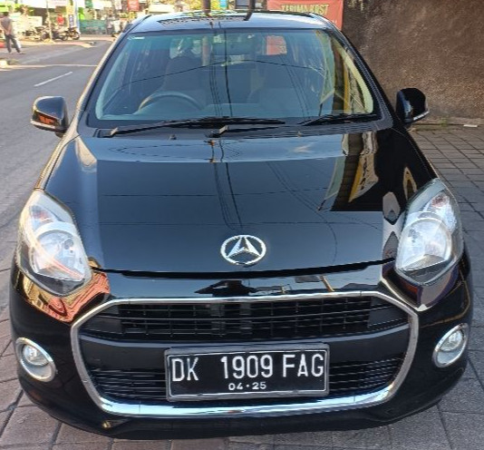 2015 Daihatsu Ayla  2015 Daihatsu Ayla