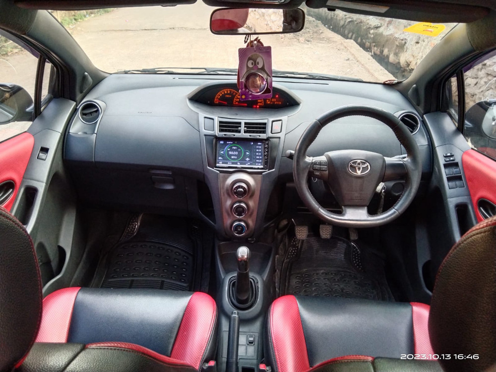 2013 Toyota Yaris 2013 Toyota Yaris