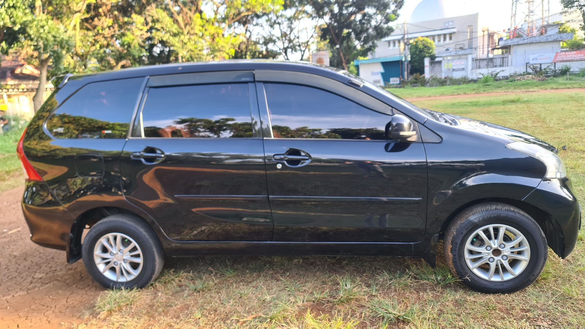 2012 Daihatsu Xenia 2012 Daihatsu Xenia
