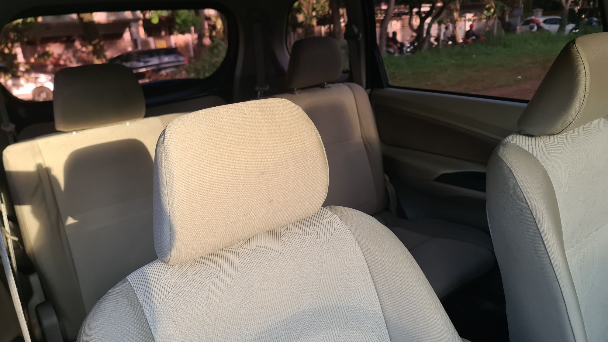 2012 Daihatsu Xenia 2012 Daihatsu Xenia