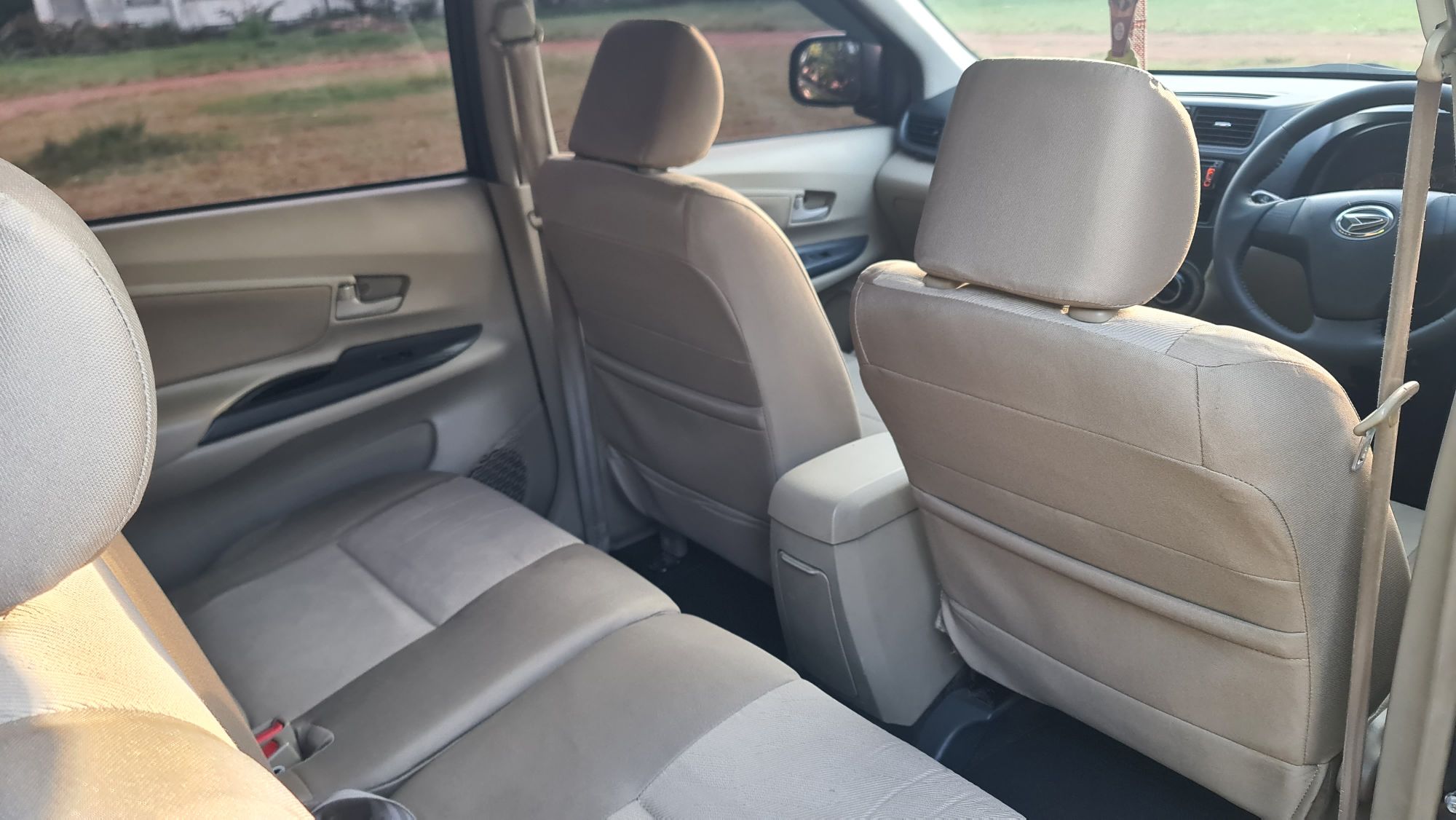 2012 Daihatsu Xenia 2012 Daihatsu Xenia