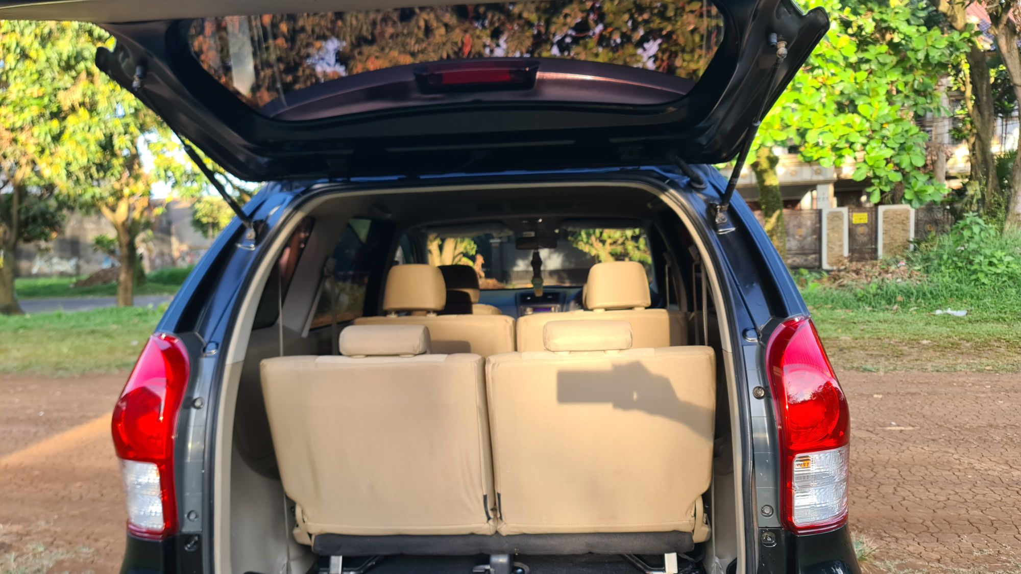 2012 Daihatsu Xenia 2012 Daihatsu Xenia