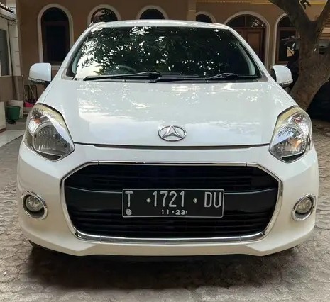 2013 Daihatsu Ayla  Bekas 2013 Daihatsu Ayla  Bekas