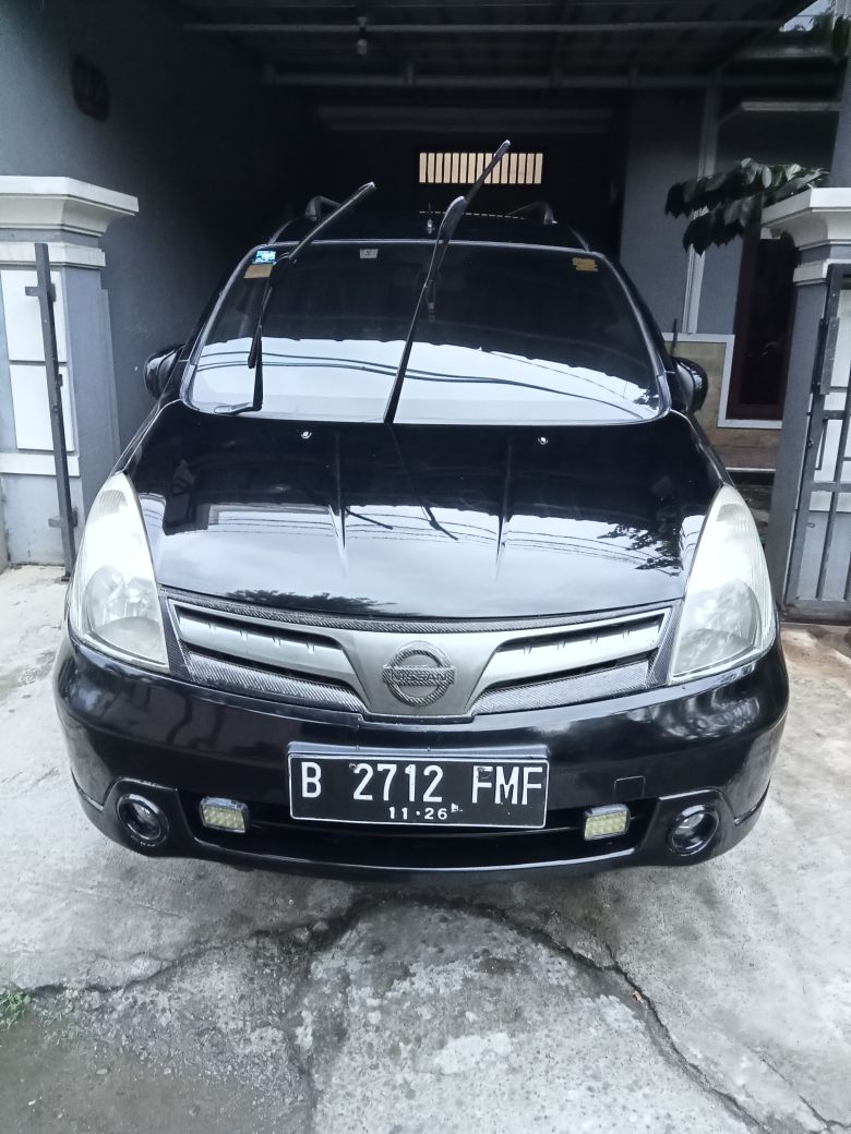 Second Hand 2011 Nissan Livina Second Hand 2011 Nissan Livina