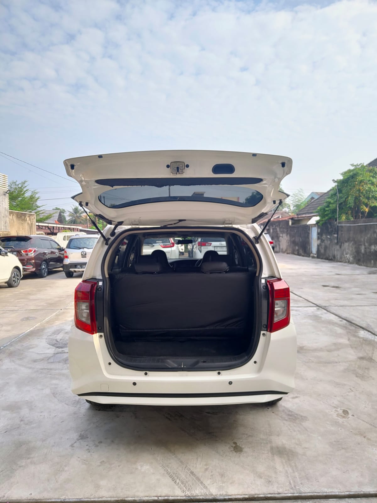 2017 Daihatsu Sigra 2017 Daihatsu Sigra