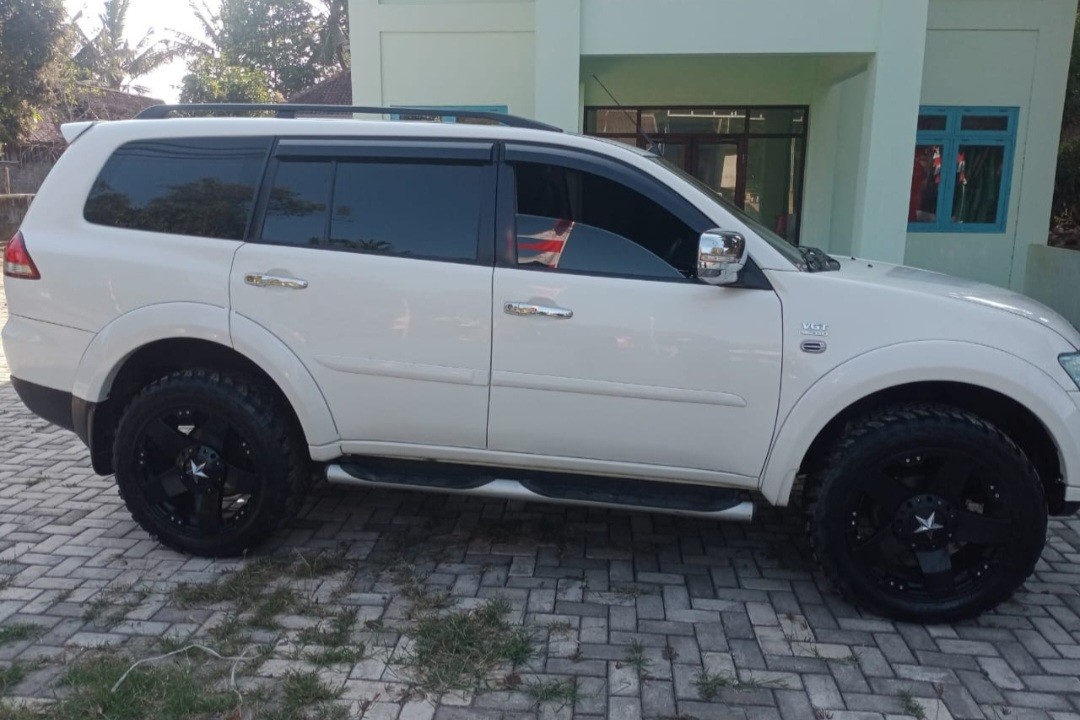 2013 Mitsubishi Pajero Sport  2013 Mitsubishi Pajero Sport