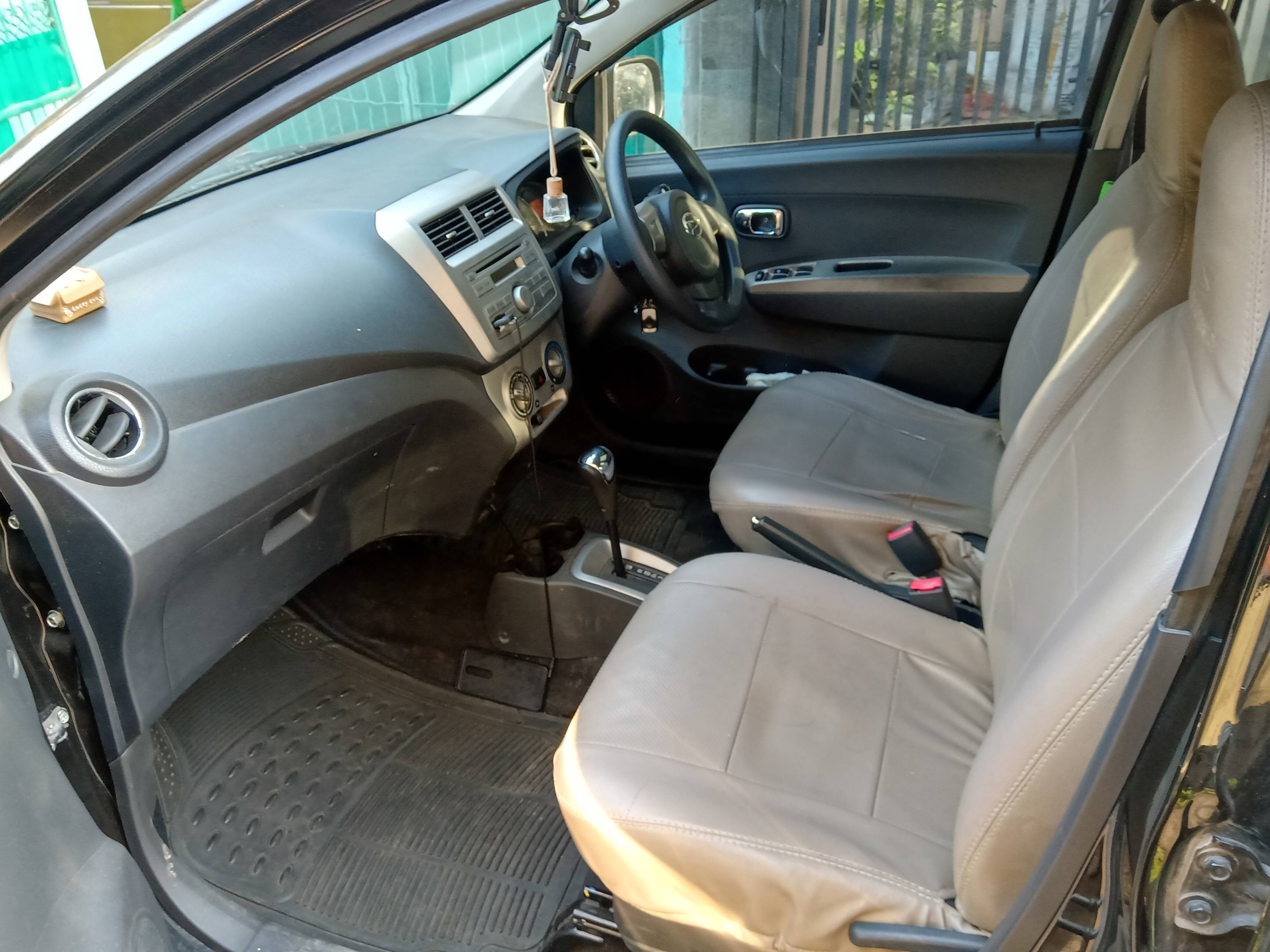 2016 Daihatsu Ayla  2016 Daihatsu Ayla