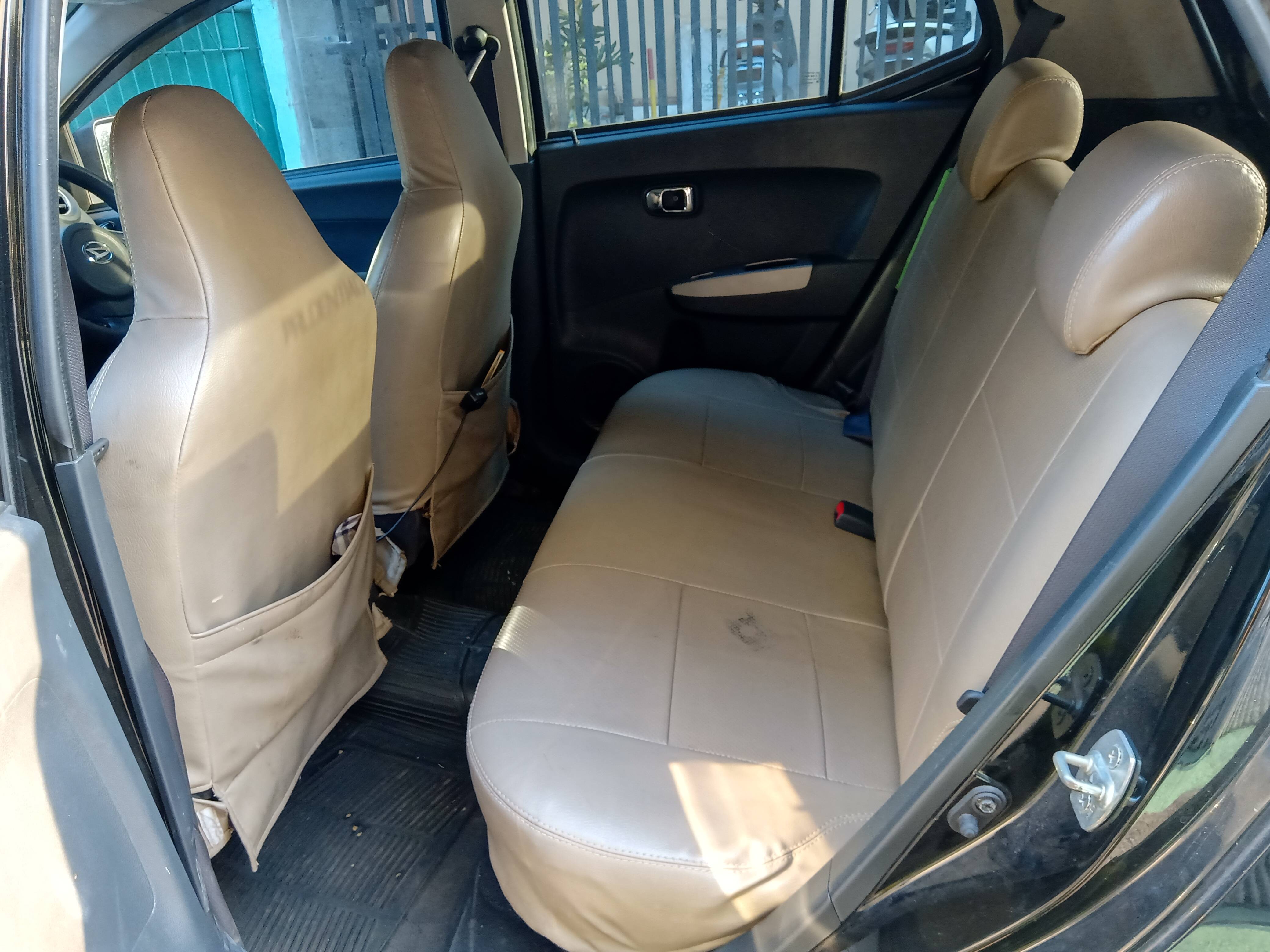 2016 Daihatsu Ayla  2016 Daihatsu Ayla