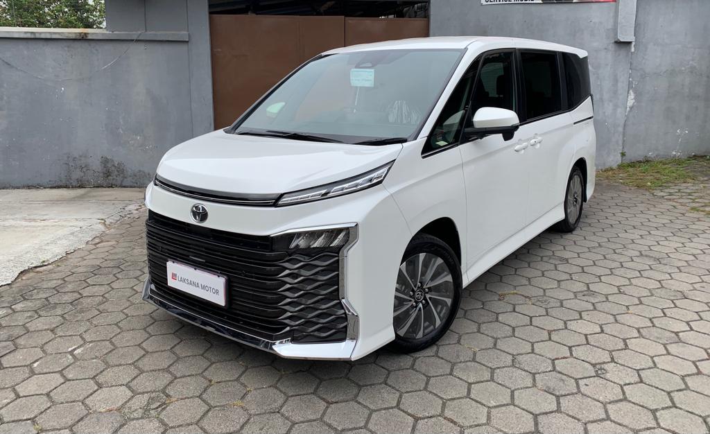 Second Hand 2023 Toyota Voxy Second Hand 2023 Toyota Voxy