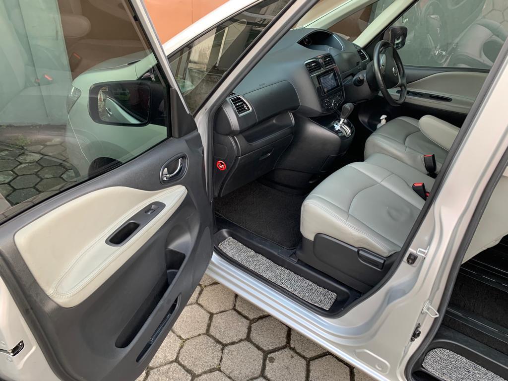 2014 Nissan Serena 2014 Nissan Serena