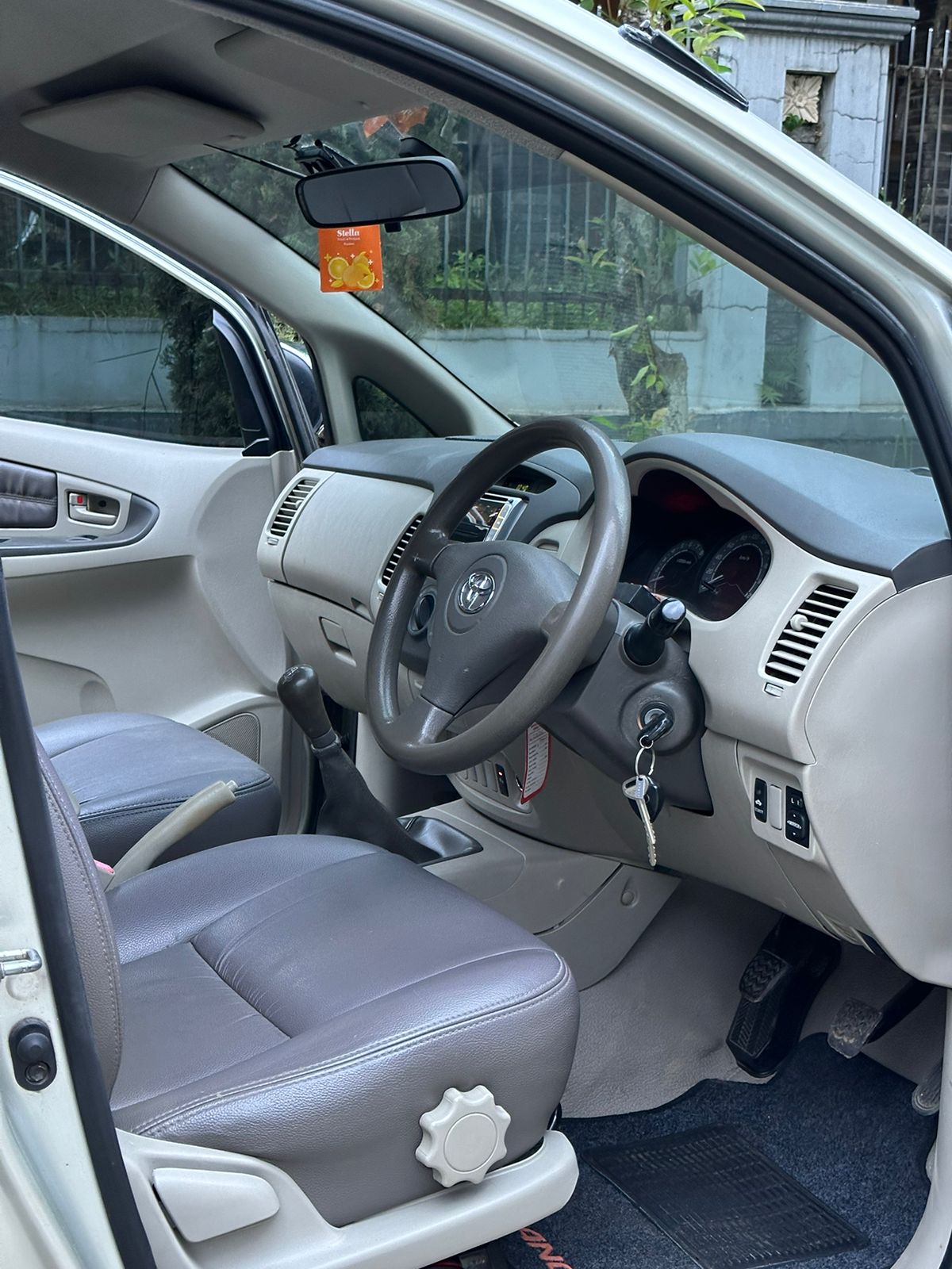 2011 Toyota Kijang Innova 2011 Toyota Kijang Innova