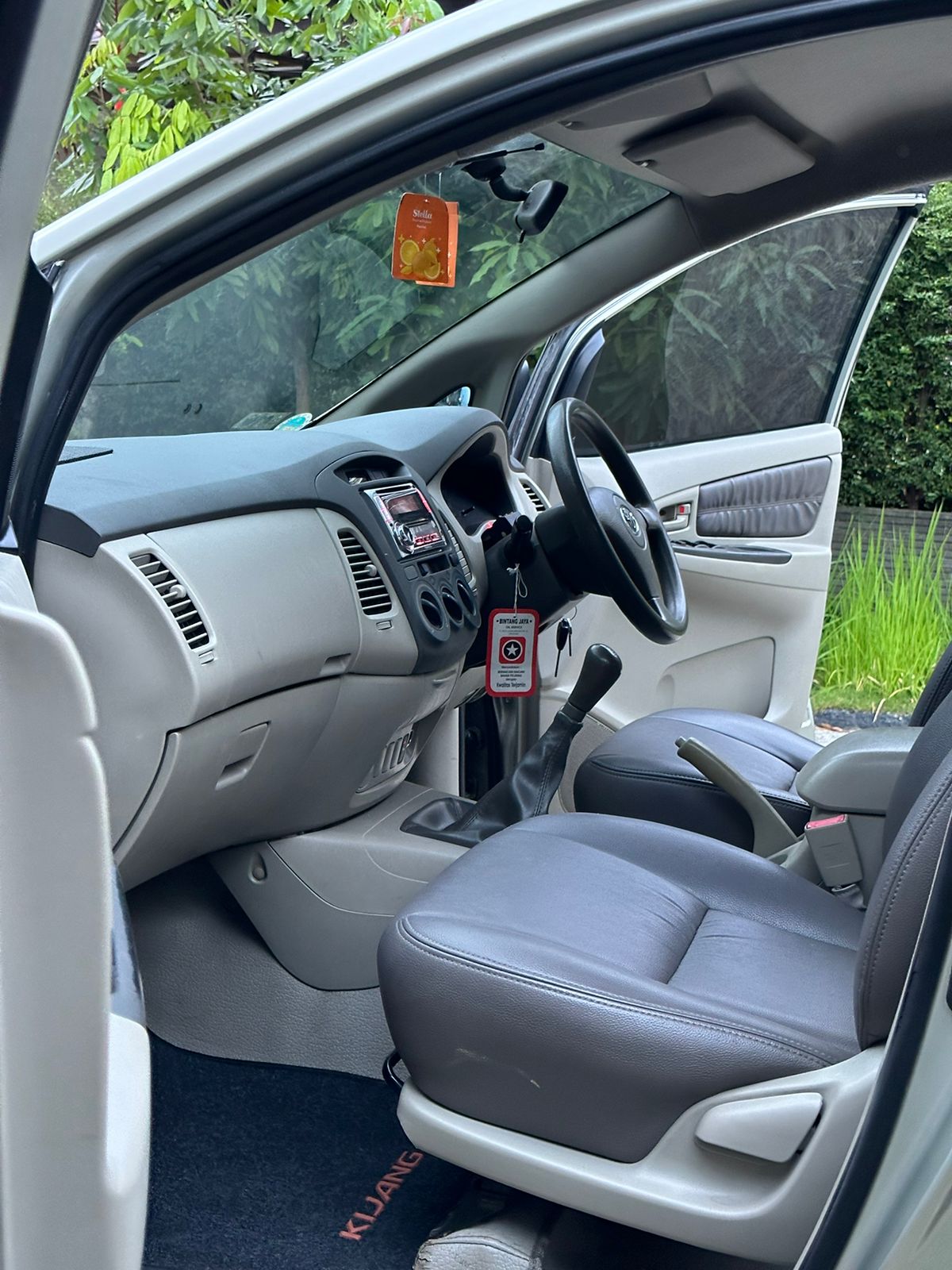 2011 Toyota Kijang Innova 2011 Toyota Kijang Innova