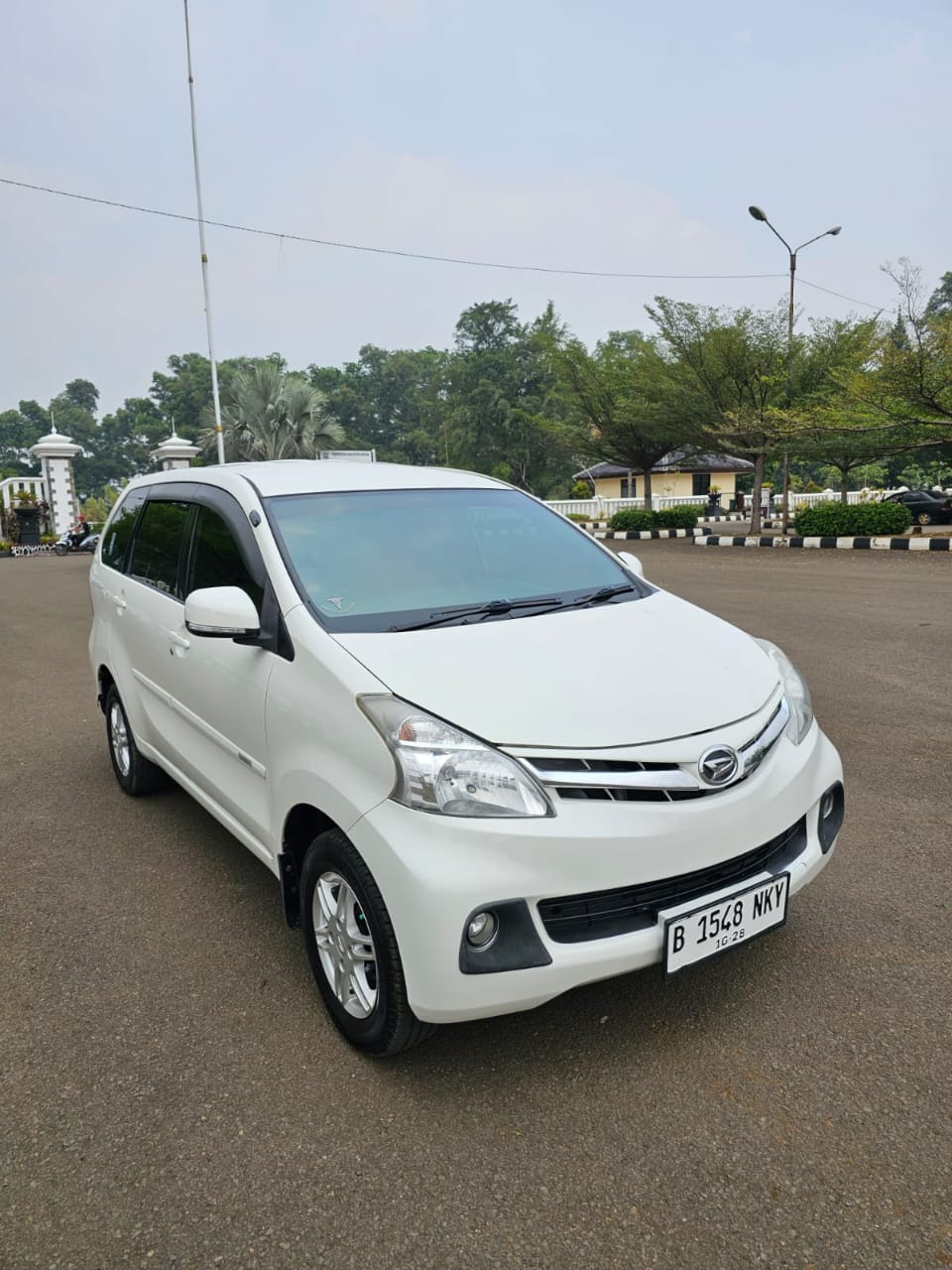 2013 Daihatsu Xenia Bekas 2013 Daihatsu Xenia Bekas