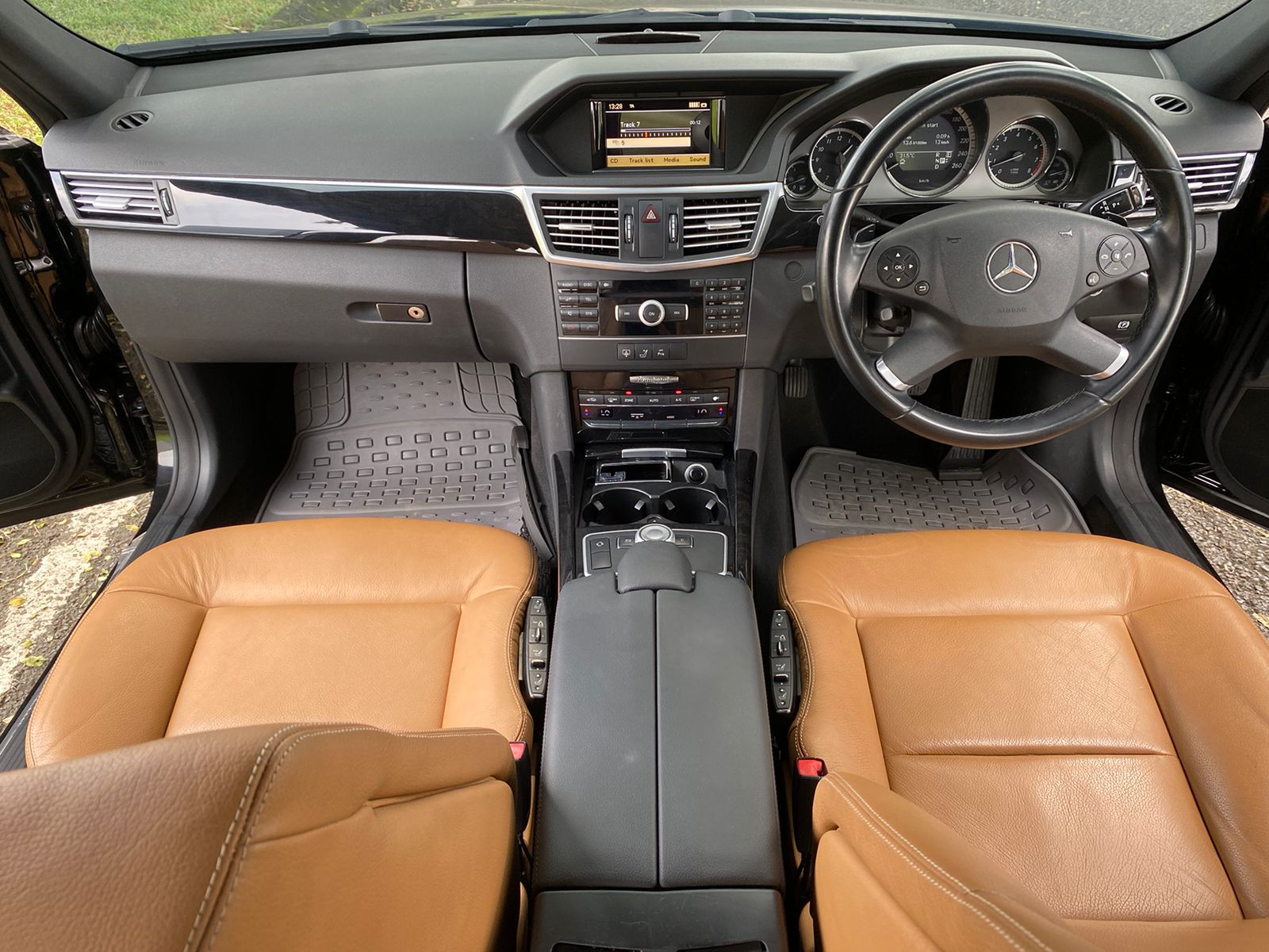 2010 Mercedes Benz E-Class 2010 Mercedes Benz E-Class