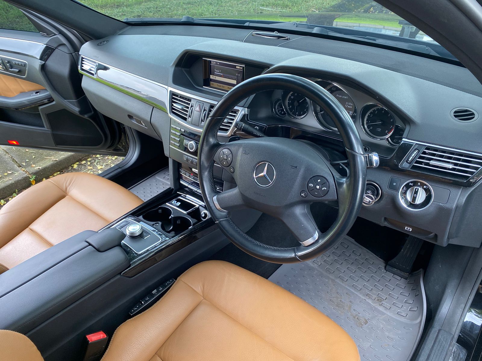 2010 Mercedes Benz E-Class 2010 Mercedes Benz E-Class