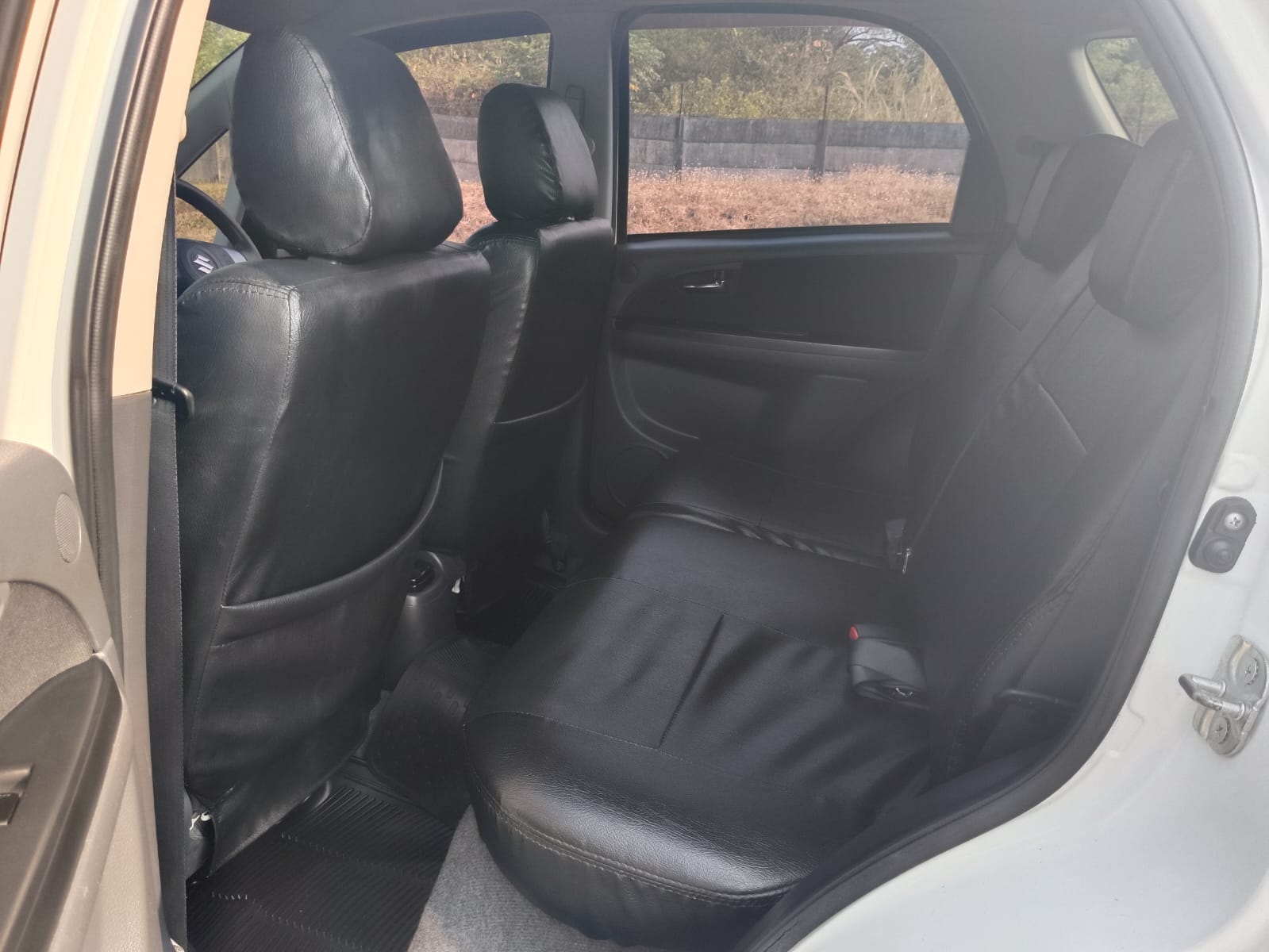 2011 Suzuki SX4 2011 Suzuki SX4