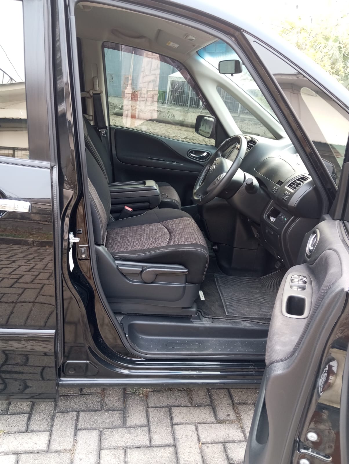 2017 Nissan Serena 2017 Nissan Serena