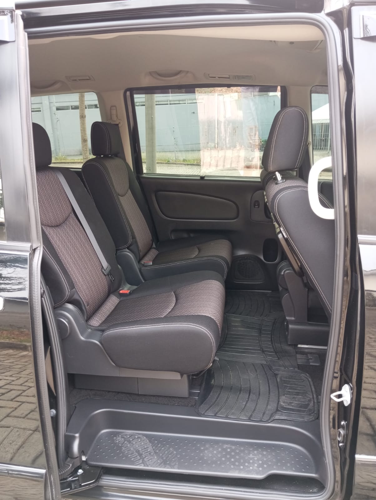 2017 Nissan Serena 2017 Nissan Serena