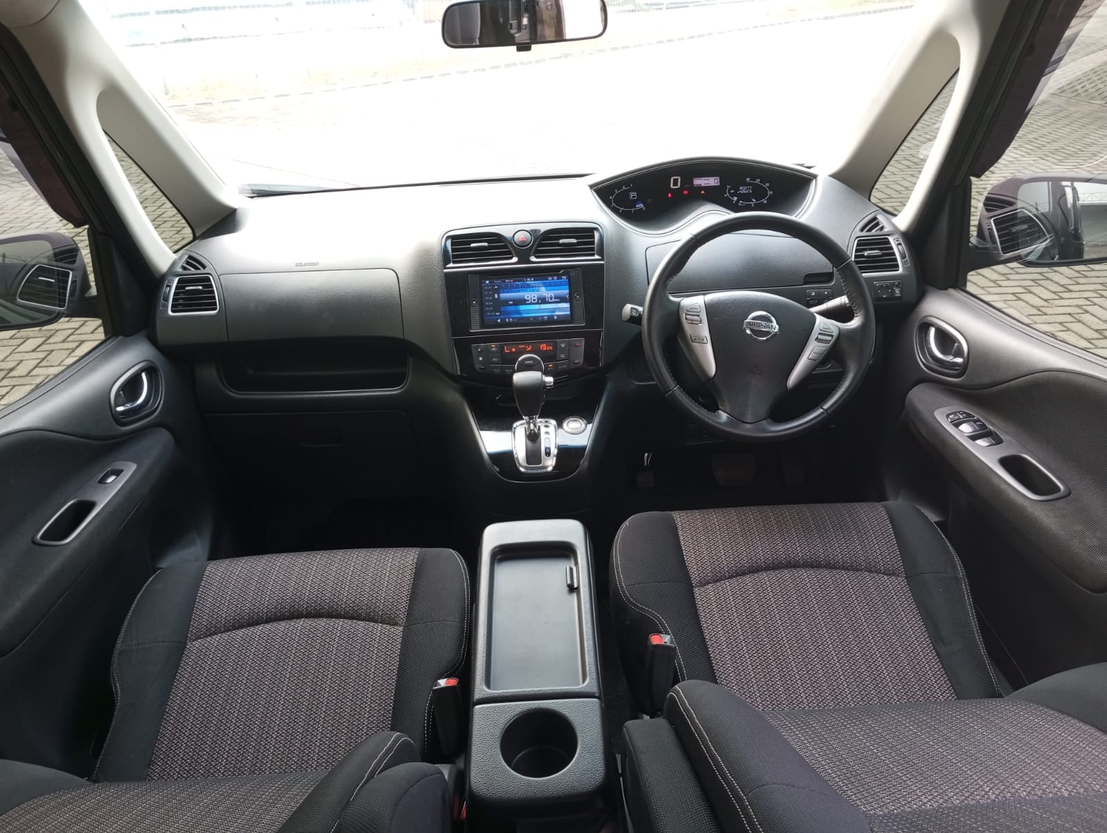 2017 Nissan Serena 2017 Nissan Serena