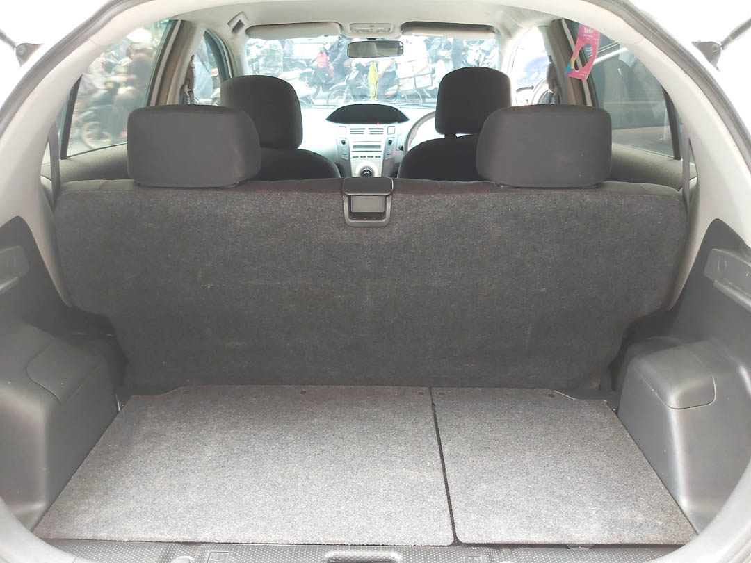 2012 Toyota Yaris 2012 Toyota Yaris