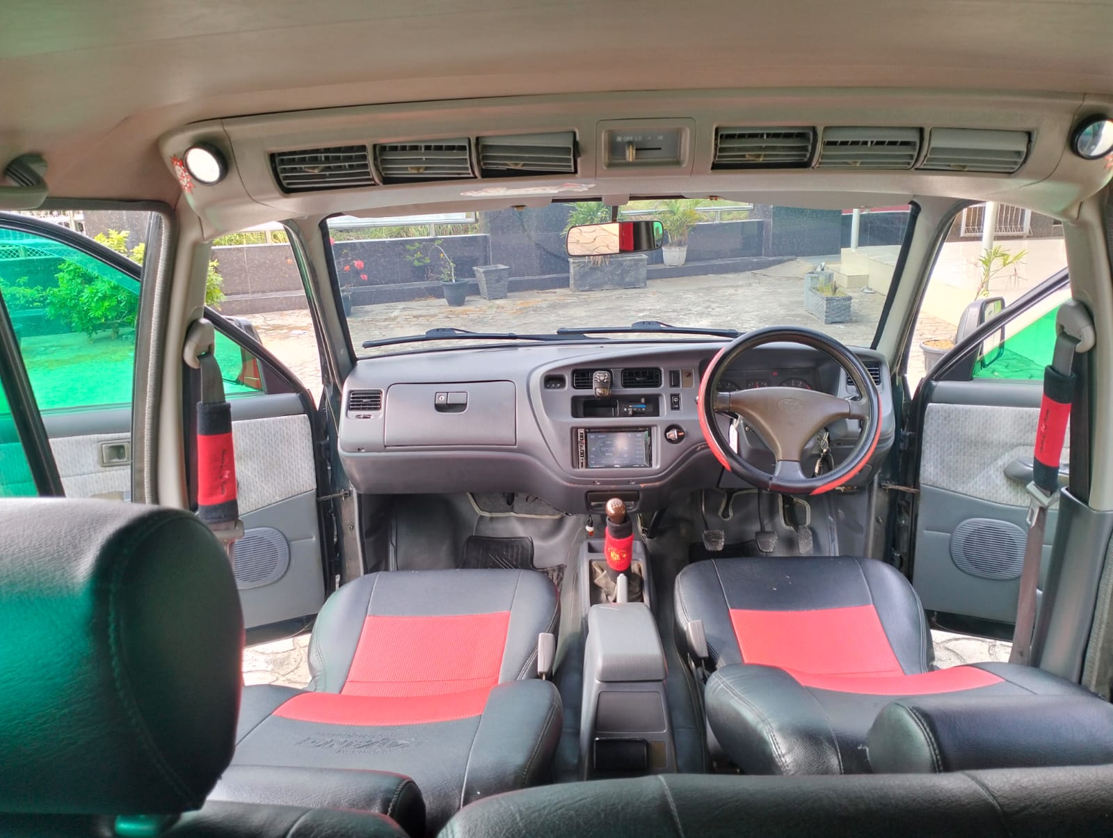 2017 Daihatsu Ayla  2017 Daihatsu Ayla