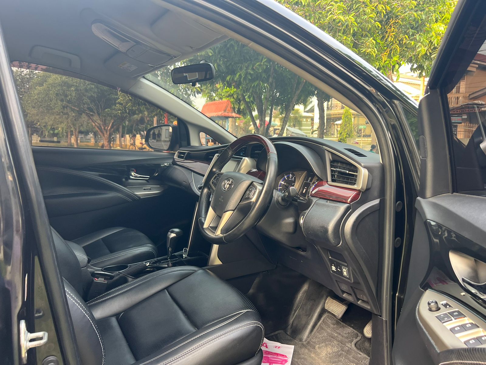 2015 Toyota Kijang Innova 2015 Toyota Kijang Innova