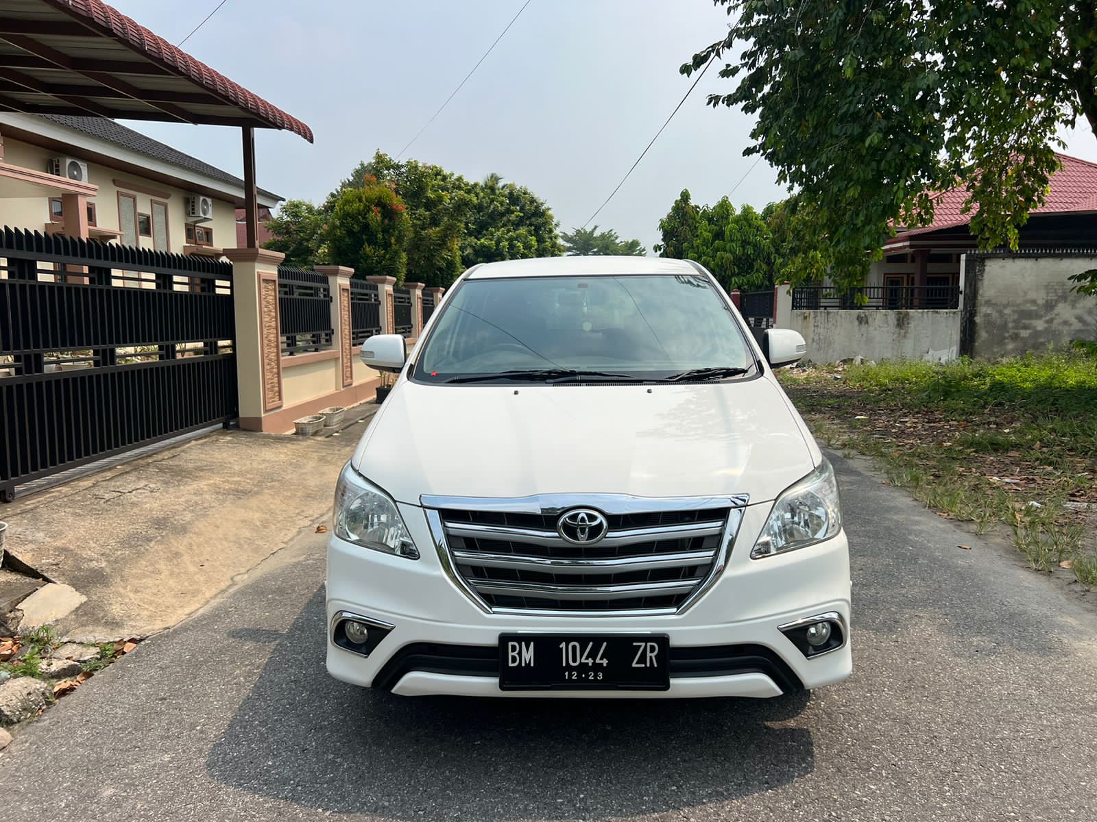 2013 Toyota Kijang Innova 2013 Toyota Kijang Innova