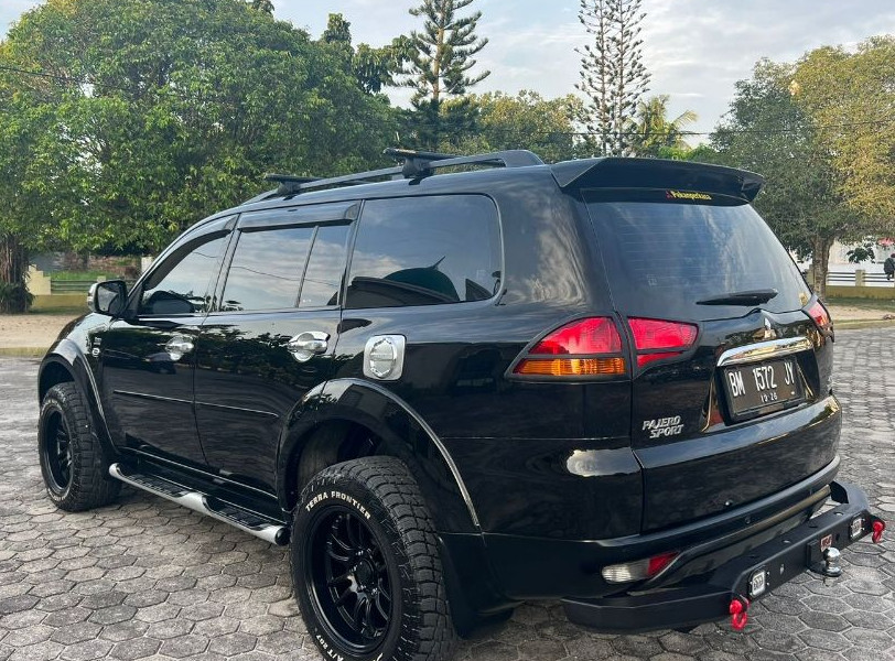 2011 Mitsubishi Pajero Sport  2011 Mitsubishi Pajero Sport