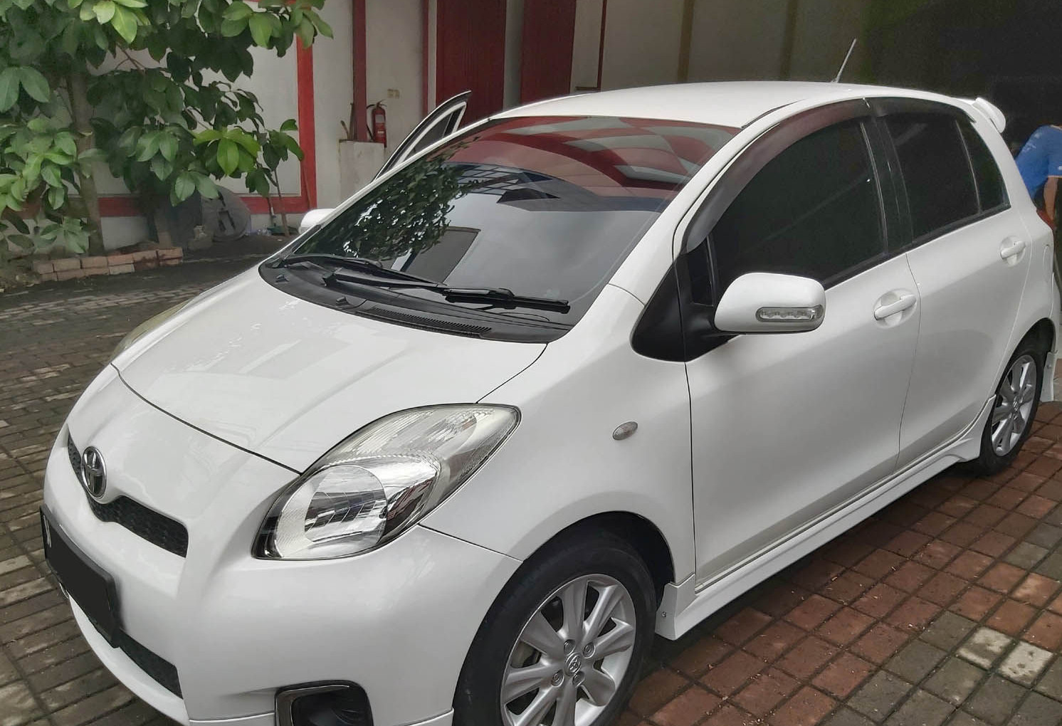 2012 Toyota Yaris 2012 Toyota Yaris