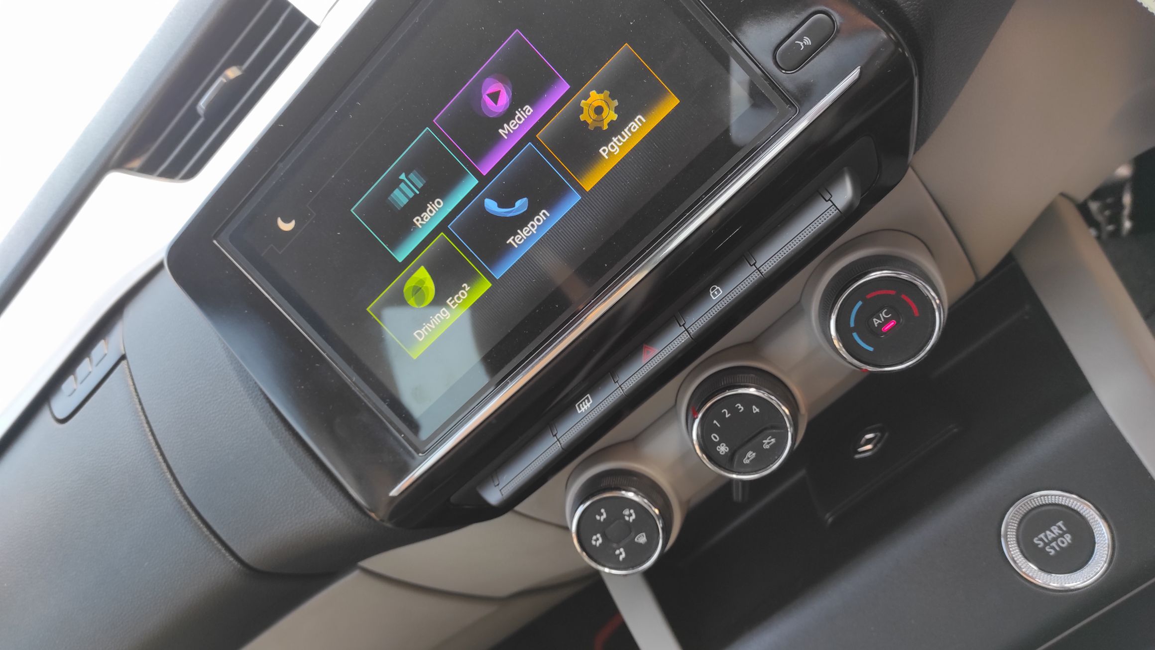 2020 Renault Triber 2020 Renault Triber