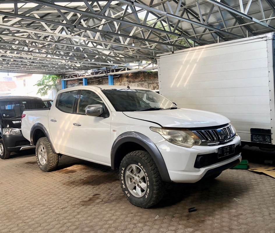 2015 Mitsubishi Triton Bekas 2015 Mitsubishi Triton Bekas
