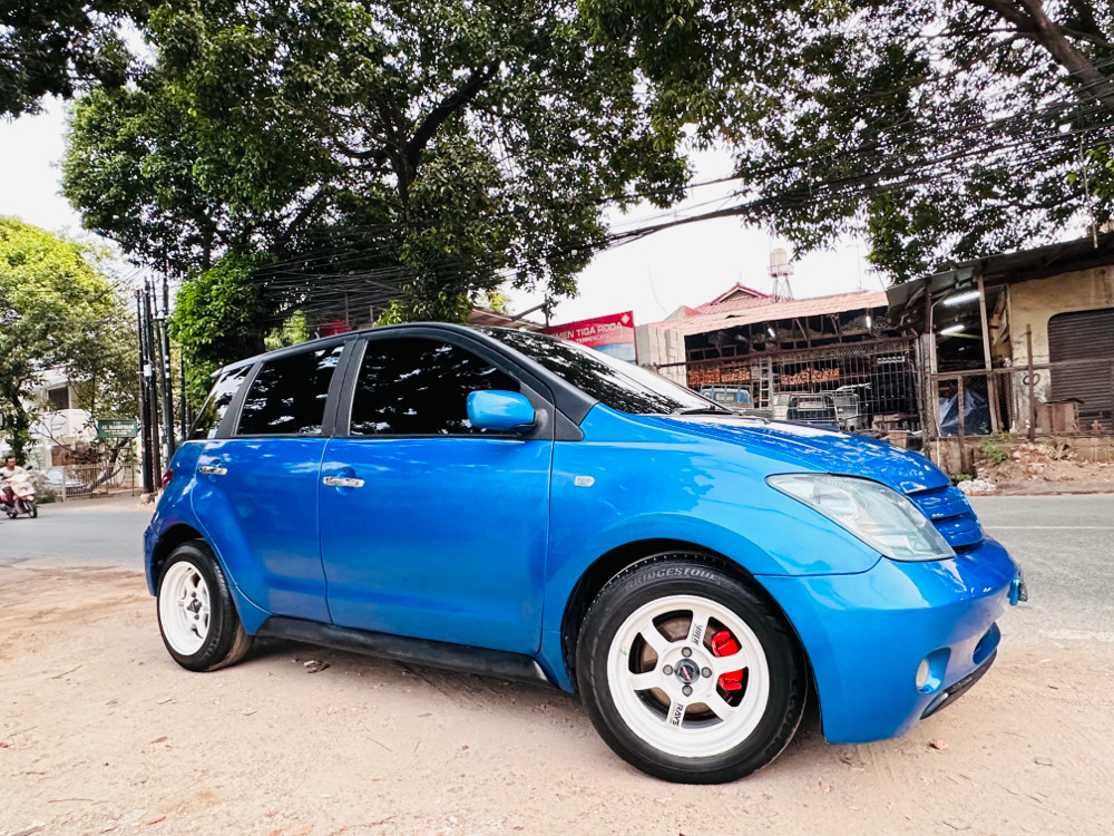 2004 Toyota Ist 2004 Toyota Ist