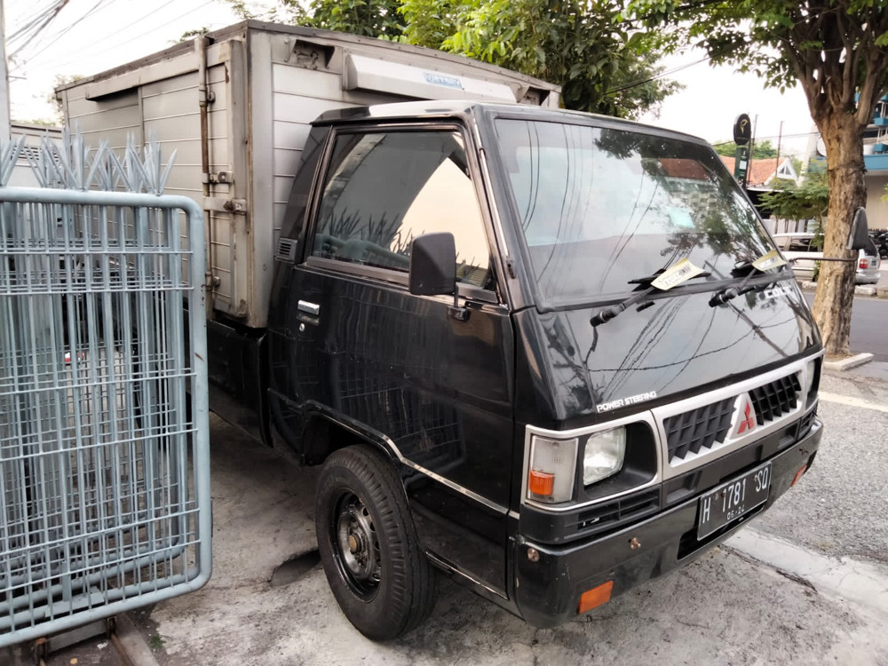 2014 Mitsubishi L300 2014 Mitsubishi L300