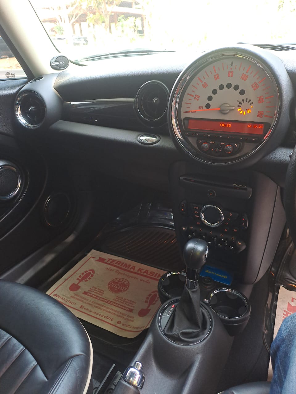 2011 MINI Cooper S 2 AT 2011 MINI Cooper S 2 AT