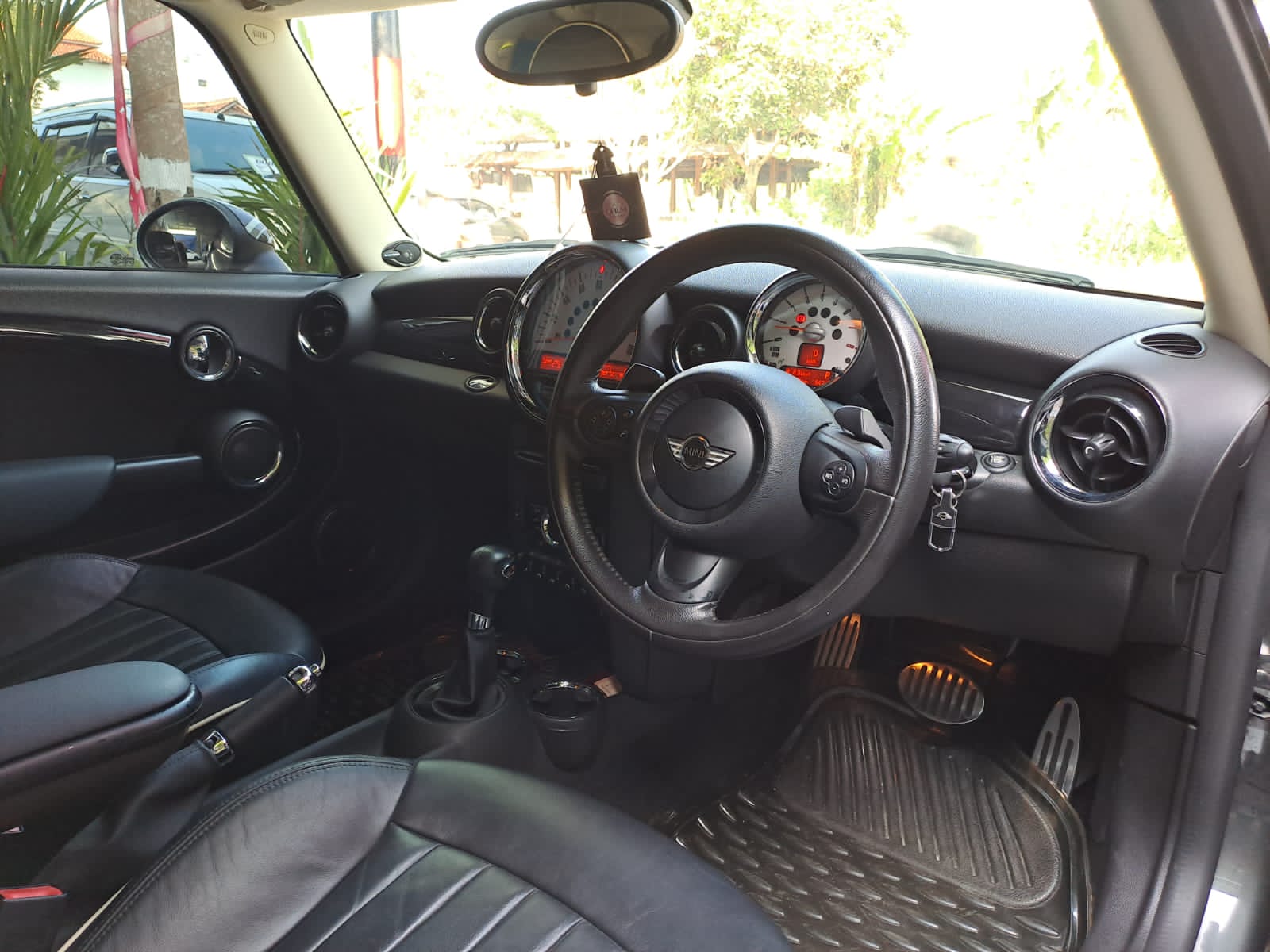 2011 MINI Cooper S 2 AT 2011 MINI Cooper S 2 AT