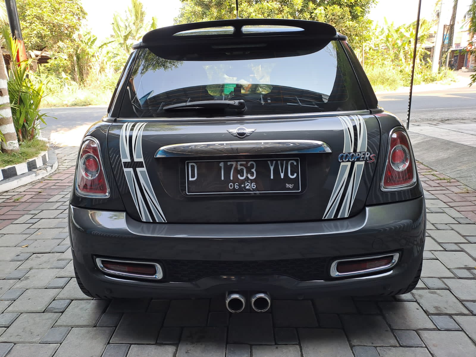 2011 MINI Cooper S 2 AT 2011 MINI Cooper S 2 AT