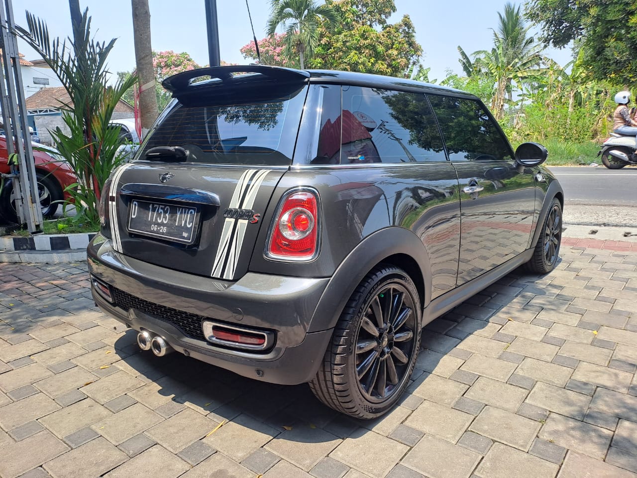 2011 MINI Cooper S 2 AT 2011 MINI Cooper S 2 AT