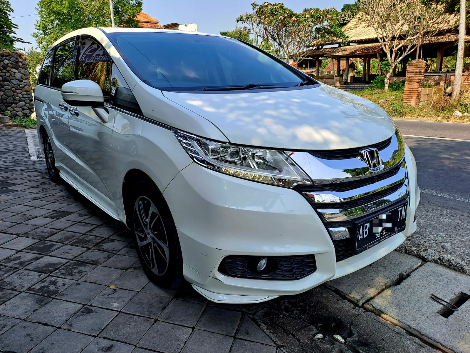 Second Hand 2015 Honda Odyssey  IVTEC PRESTIGE 2.4 AT Second Hand 2015 Honda Odyssey  IVTEC PRESTIGE 2.4 AT