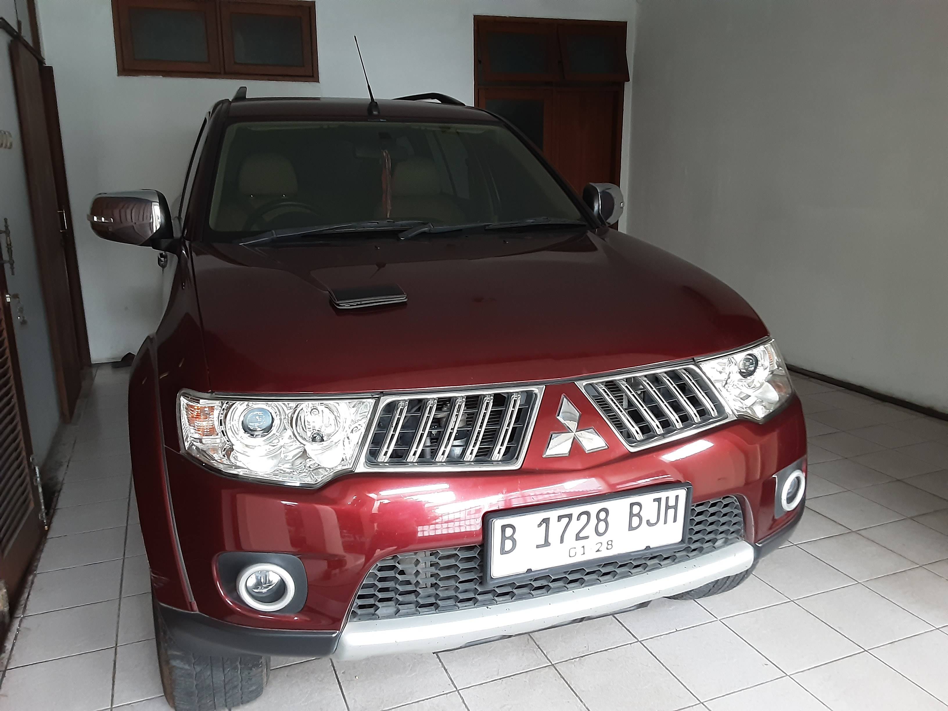 Second Hand 2012 Mitsubishi Pajero Second Hand 2012 Mitsubishi Pajero