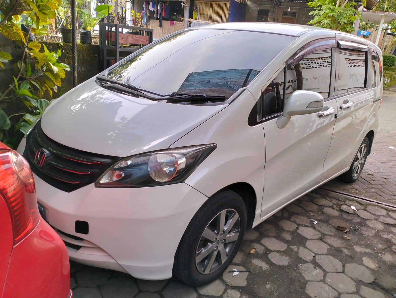 Second Hand 2011 Honda Freed  EA/T