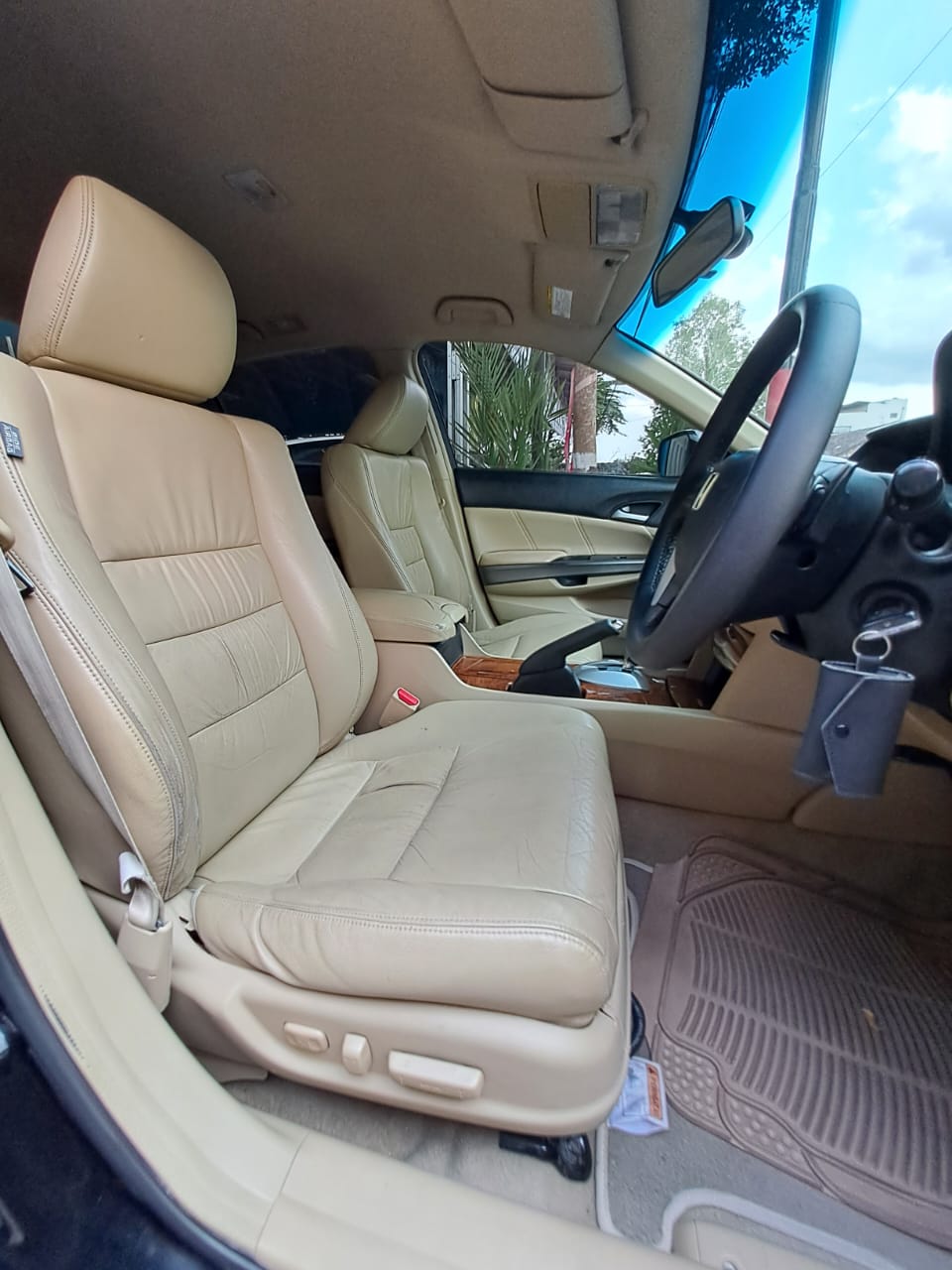 2012 Honda Accord  2.4L VTi 2012 Honda Accord  2.4L VTi