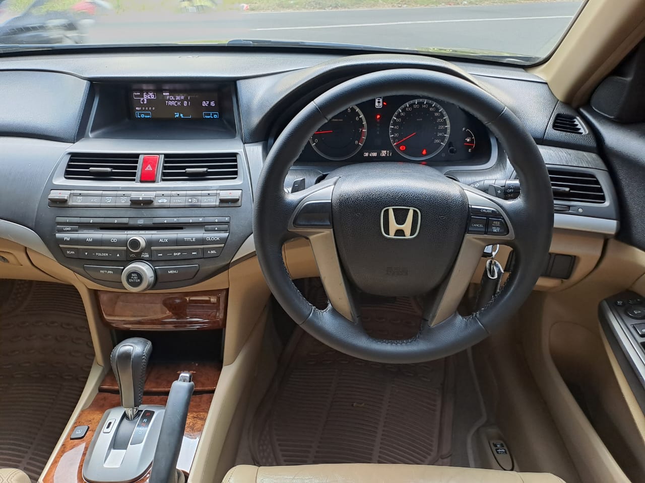 2012 Honda Accord  2.4L VTi 2012 Honda Accord  2.4L VTi