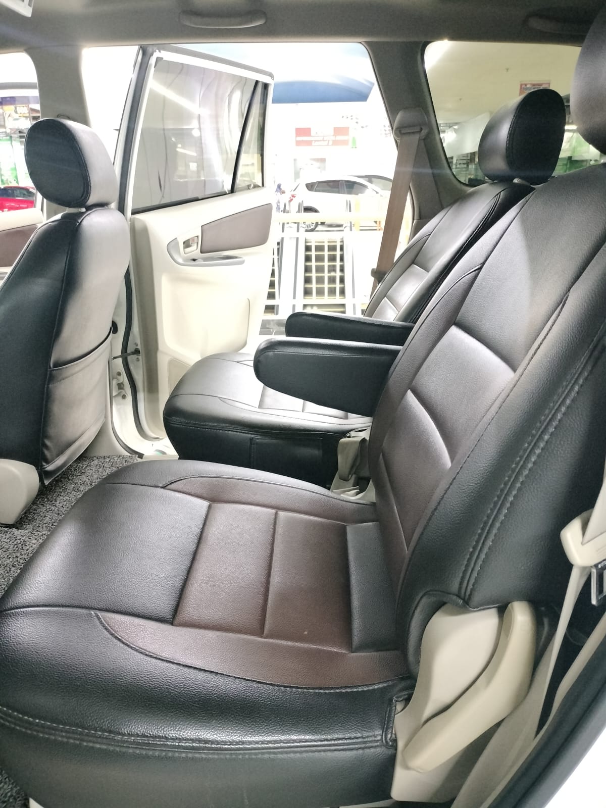 2013 Toyota Innova 2013 Toyota Innova